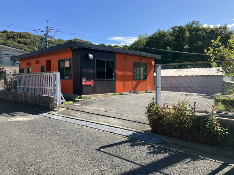 川上(北迫新町) 売事務所の外観