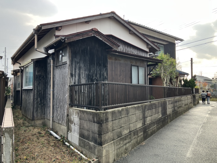 東芝中町 売地 古家付現況渡しの外観